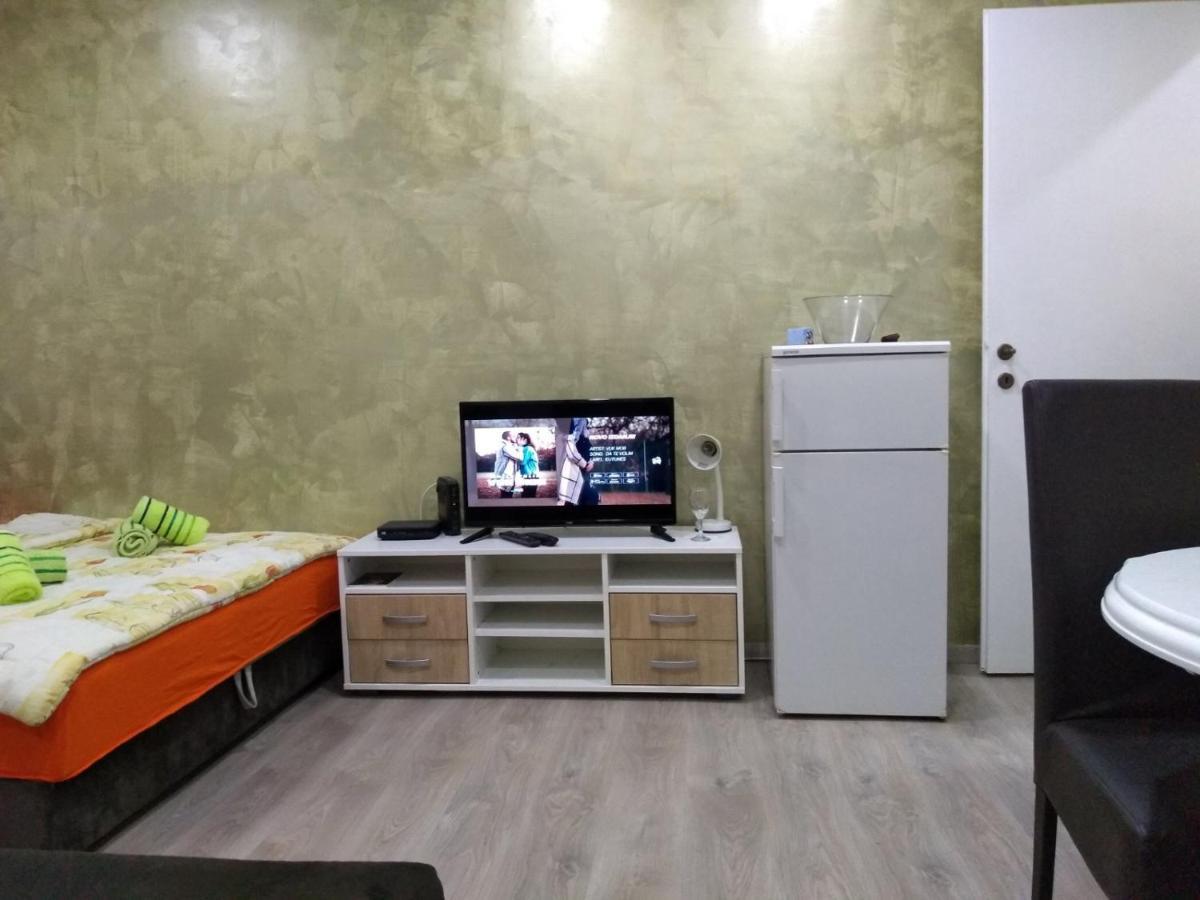 Lucky Apartment Belgrado Esterno foto